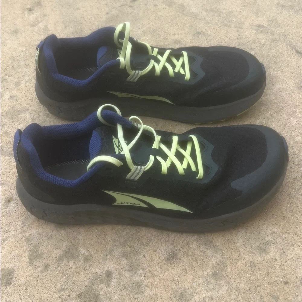 Altra outroad men